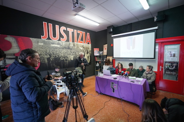 Representantes de Memoria Gara en una rueda de prensa del pasado mes de diciembre.
