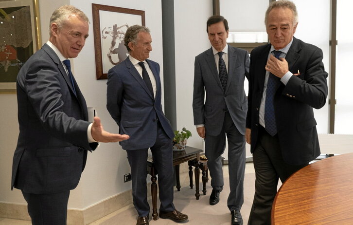 Reunión de representantes del foro Zedarriak con el lehendakari Iñigo Urkullu, el pasado mayo.