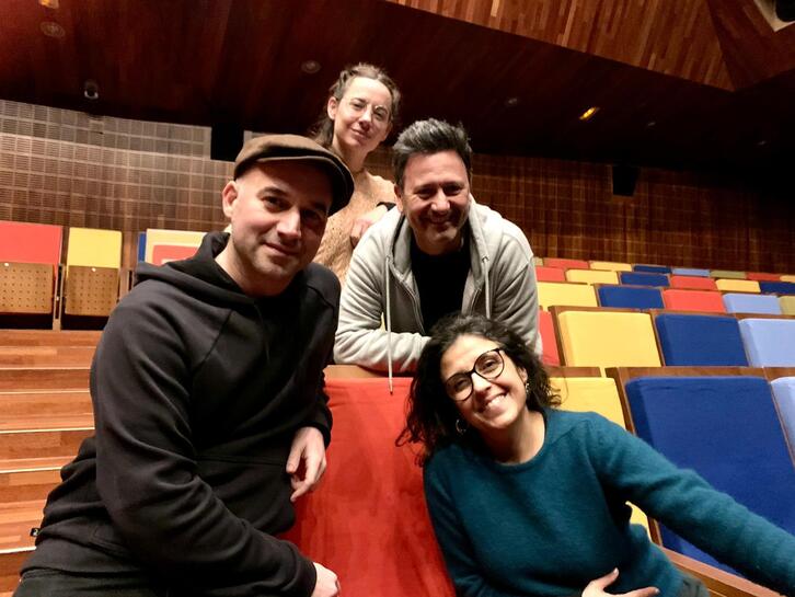 Anita Maravillas taldeko kideak, Tolosan.