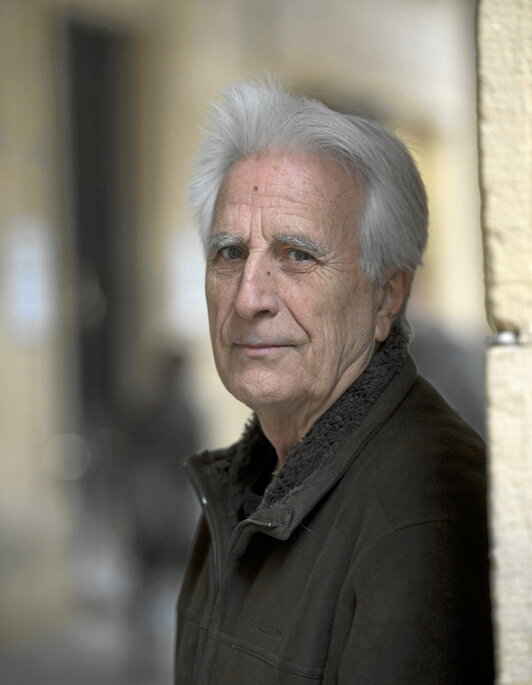 Ibon Sarasolak hartu du beregain hiztegiaren osaketa.