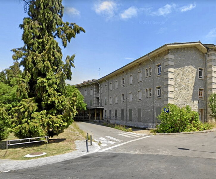 El edificio está afectado por aluminosis en algunos de sus pabellones, según desveló Lakua ayer.