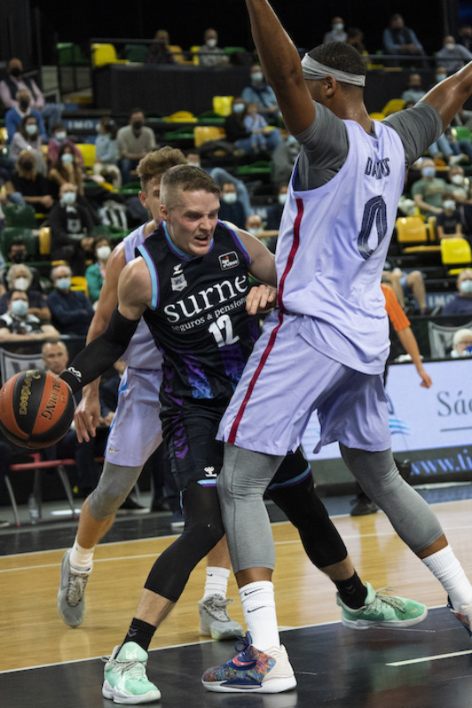 Ludde Hakanson, en un duelo en el pasado reciente ante el Barça.