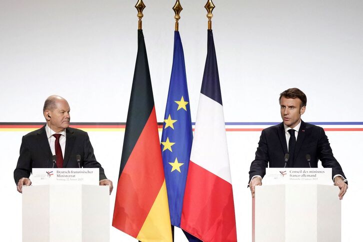 Scholz junto a Macron en la rueda de prensa ofrecida en París. 