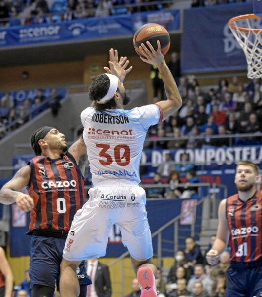 Kassius Robertson volvió loco al Baskonia.