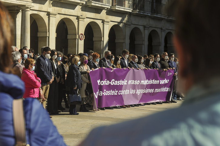 Concentración en Gasteiz frente a una agresión machista anterior.