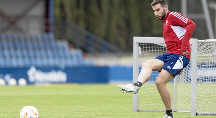 Moncayola puede jugar de lateral derecho o centrocampista frente al Sevilla.
