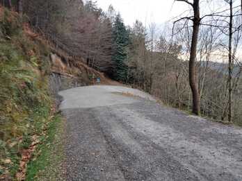 Nuevo asfaltado en la subida del Pagasarri.