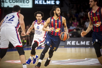 Henry, en un partido de Euroliga frente a Anadolu Efes, rival de Baskonia este viernes.