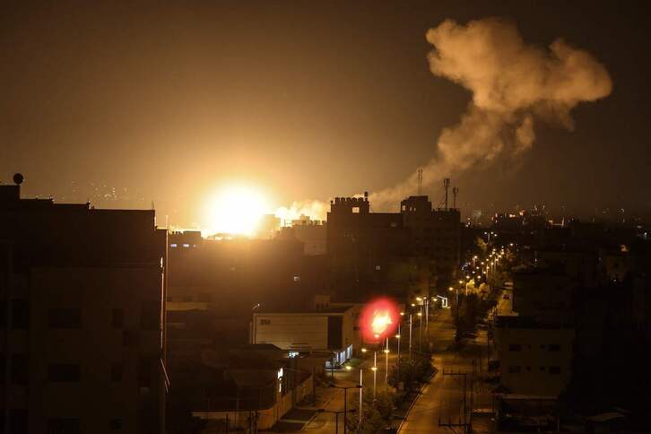 Explosión registrada en Gaza durante un nuevo ataque israelí.