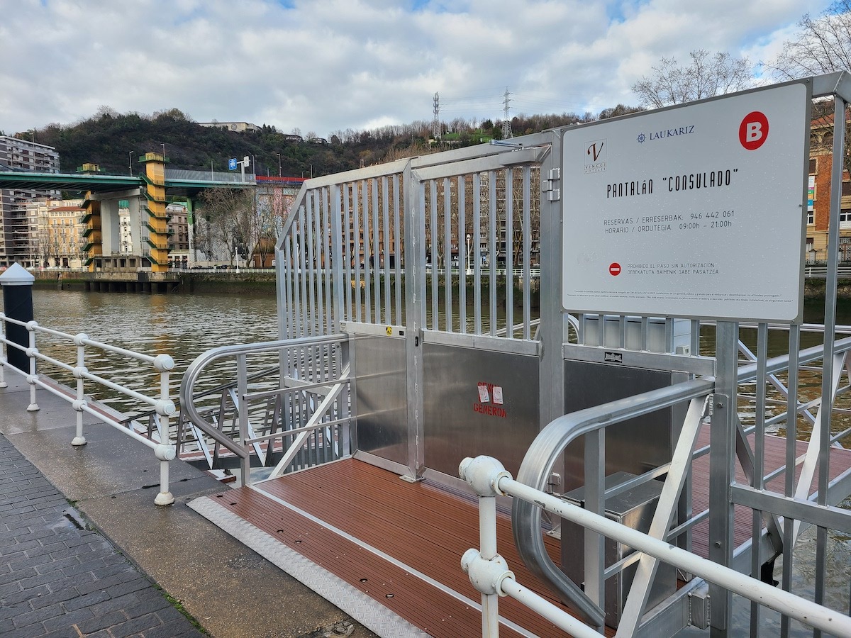 pantalán de atraque privado del Hotel Vincci Consulado en Uribitarte. (A.R.)