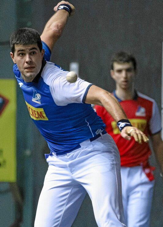 Altunaren alboan, hazten jarraitzen du Tolosak.