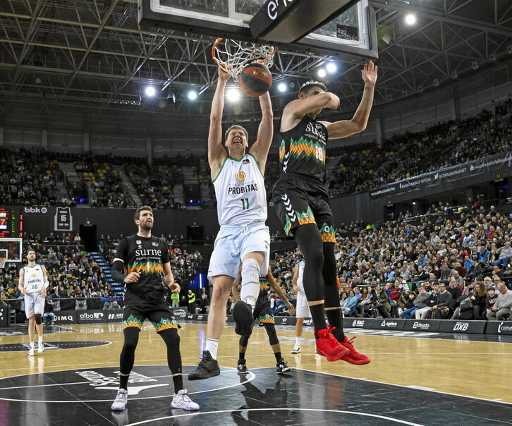 Bilbao Basket no pudo frenar al Joventut en Miribilla.