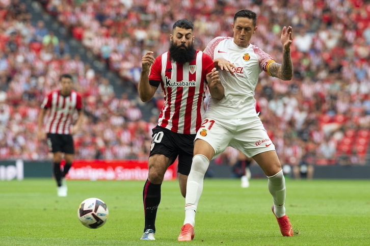 Villalibre fue titular en la primera jornada ante el Mallorca, pero después ha quedado relegado a un segundo plano.