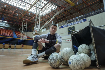 Tao Gey-Emparan Artalekun goizeko entrenamendu saioa hasi baino lehen. 