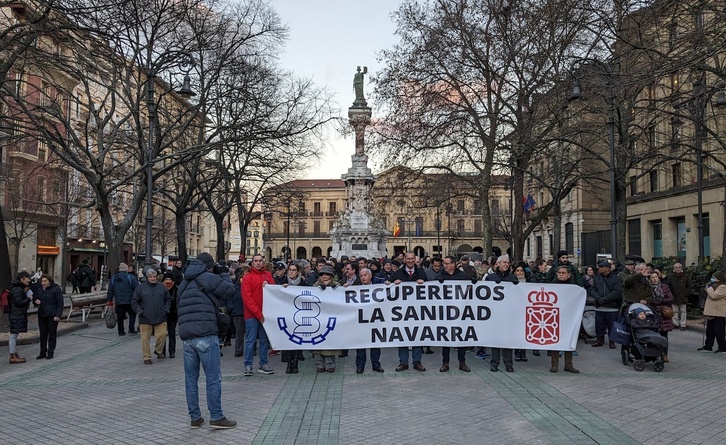Concentración del Sindicato Médico de Nafarroa, en el Paseo Sarasate. 