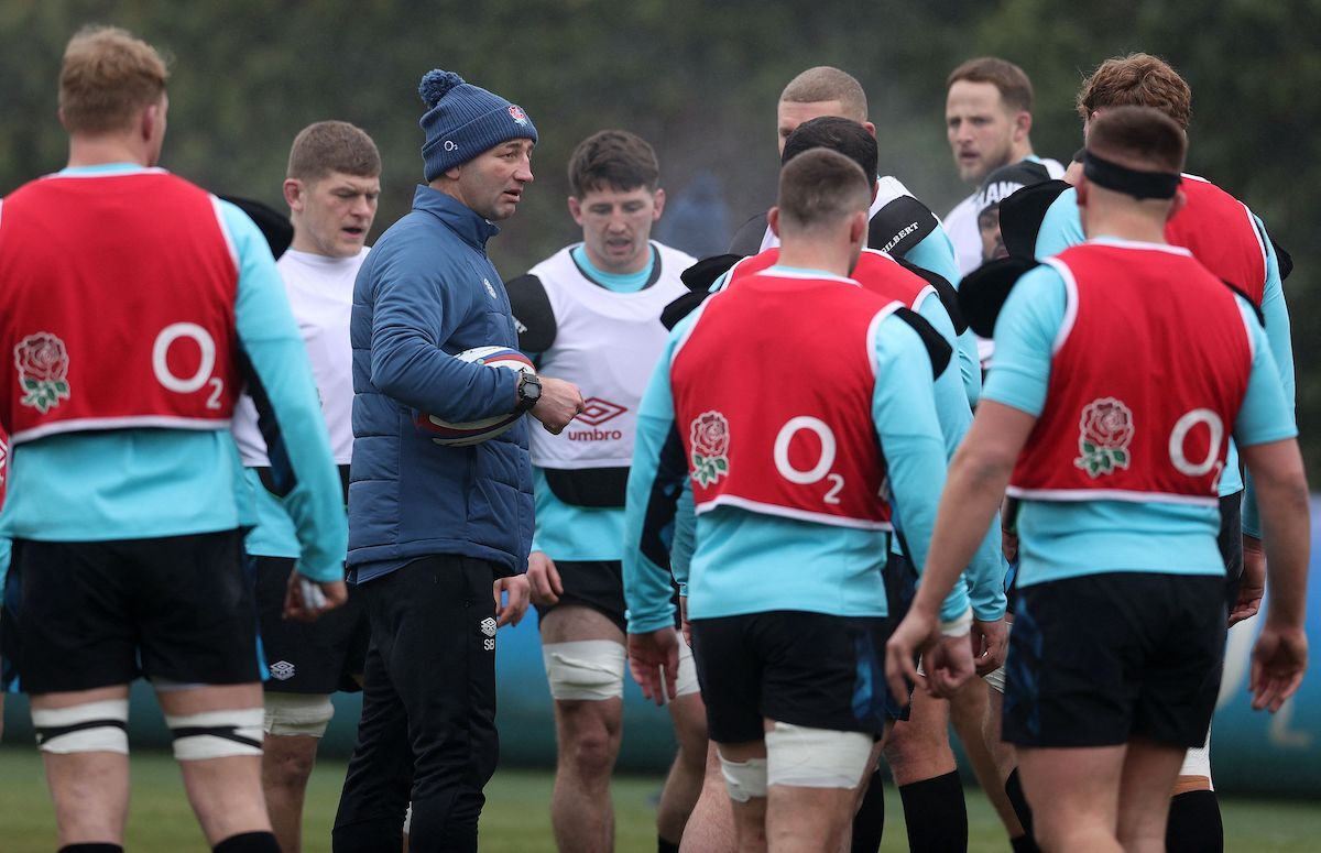 Steve Borthwick dirige un entrenamiento de Inglaterra. (ADRIAN DENNIS / AFP)