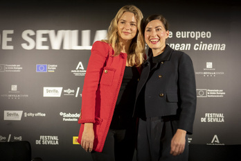 Rebecca Zlotowski, de negro, junto a la actriz protagonista, Virginie Efira.