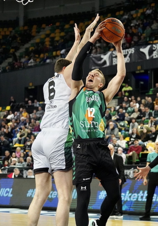 Cuanto más sufre Hakanson, más padece Bilbao Basket.