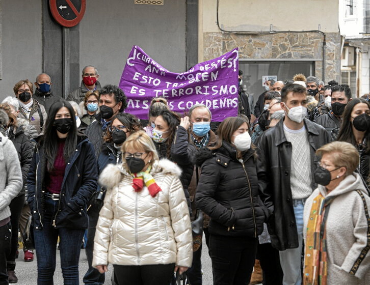 Concentración en Azagra contra la agresión a Ana Delgado, en febrero de 2021.