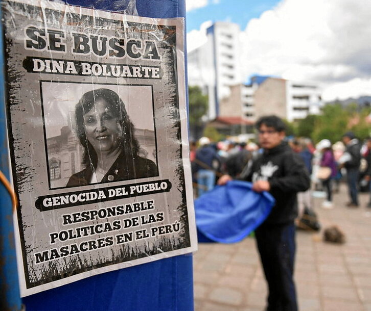 Un cartel contra Boluarte, en una calle de Cuzco.