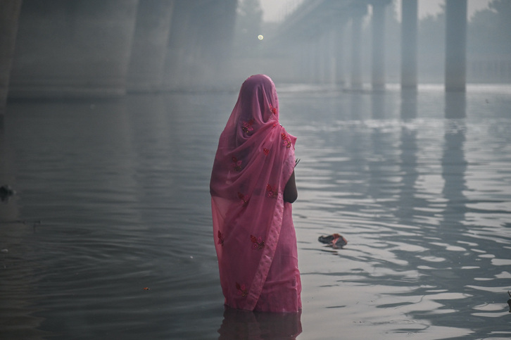 Una mujer en Nueva Delhi.