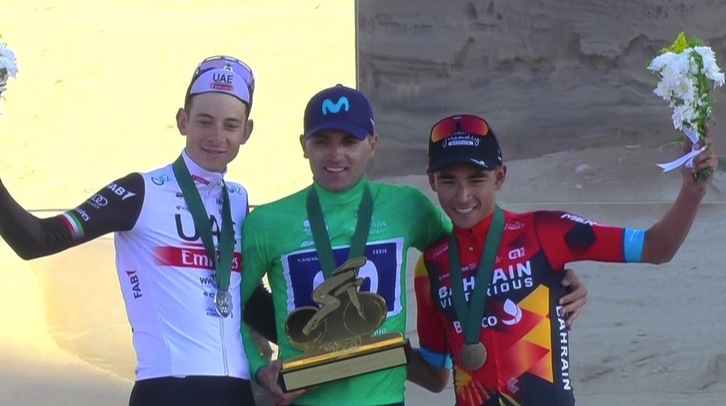 Davide Formolo, Ruben Guerreiro y Santiago Buitrago, en el podio final del Saudi Tour.
