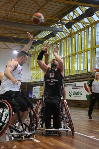 Asier García sigue liderando a Bidaideak Bilbao BSR.