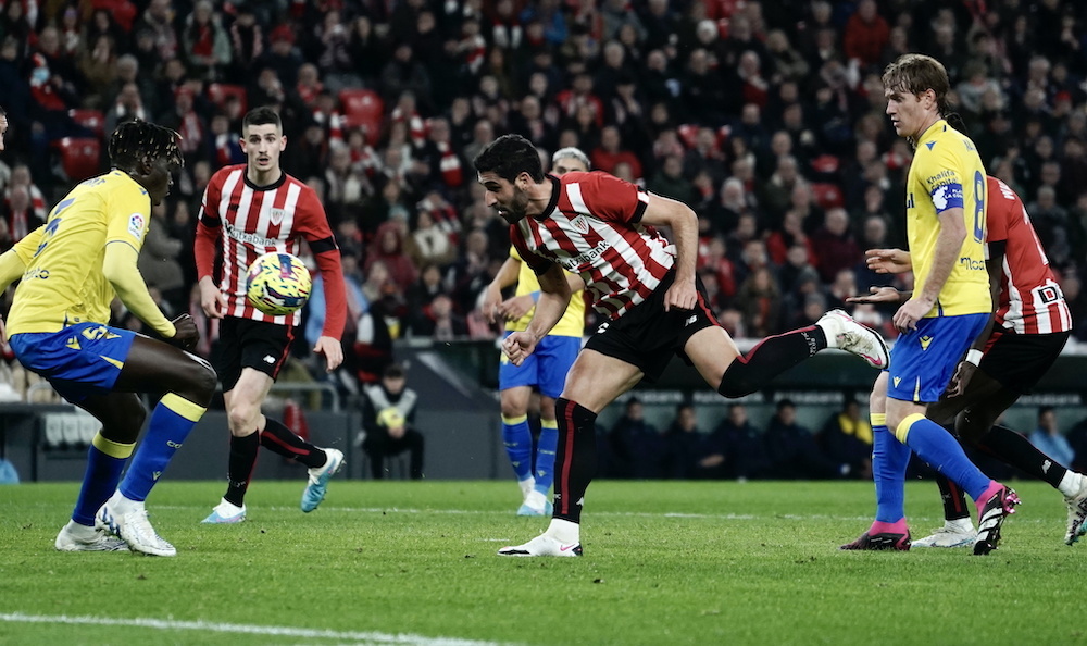 Raúl García fue titular ante el Cádiz. (Marisol RAMIREZ / FOKU) Raúl García fue titular ante el Cádiz. (Marisol RAMIREZ / FOKU)