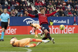 Lucas Torró se ha recuperado de un rodillazo sufrido en el partido contra el Espanyol.