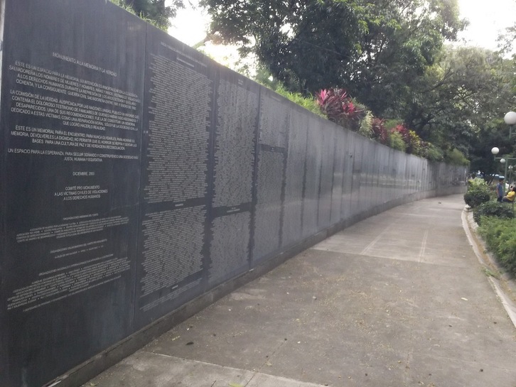 Monumento a la Memoria y la Verdad en San Salvador