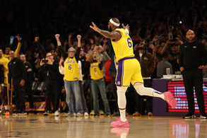LeBron toca el cielo de la NBA: se convierte en el máximo anotador de la historia de la competición