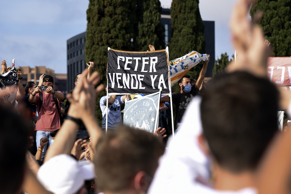 Protesta de la afición del Valencia contra Peter Lim. (Jorge GIL / EUROPA PRESS) Protesta de la afición del Valencia contra Peter Lim. (Jorge GIL / EUROPA PRESS)