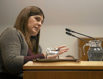 La portavoz de Elkarrekin Podemos-IU, Miren Gorrotxategi, defendió la propuesta.