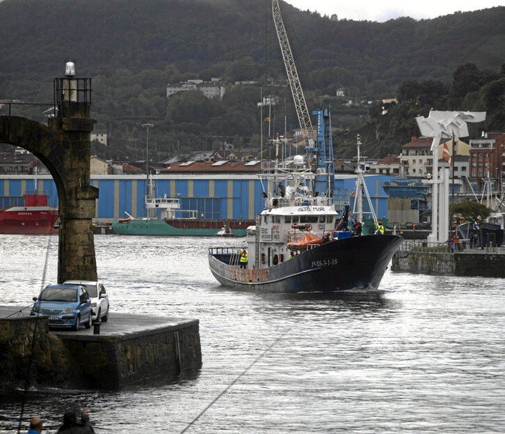 «Aita Mari» ontzia, Pasaiako portutik ateratzen, duela bi urteko argazki batean.