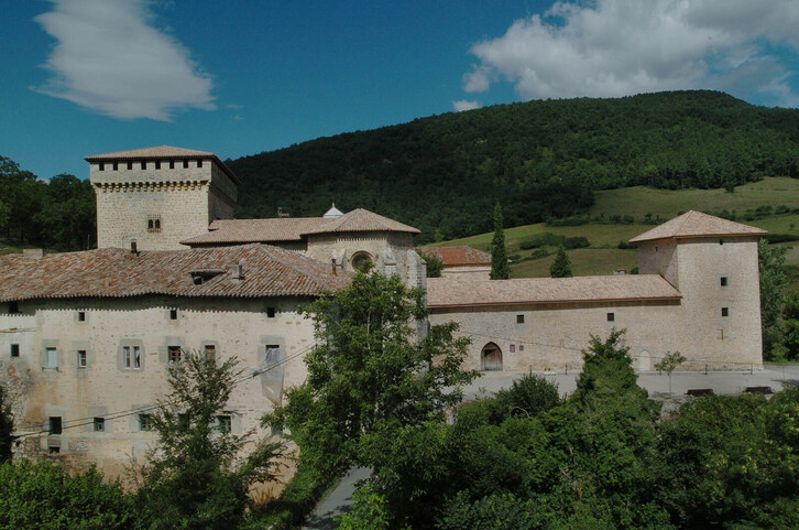 Kexaako Erdi Aroko multzo arkitektonikoa, irudian.