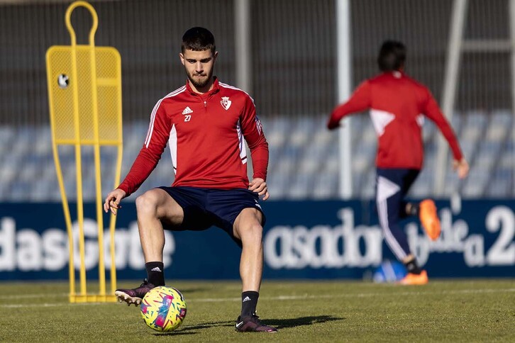 El pivote de Alesbes Iker Muñoz es la gran novedad de la lista rojilla para Valladolid.