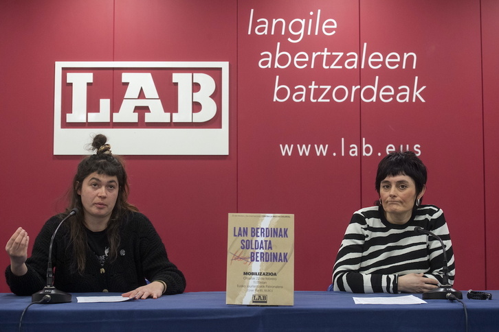 Maddi Isasi y Garbiñe Aranburu, durante la comparecencia de este lunes. 