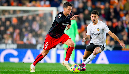 Vesga en el último partido en Mestalla. (@AthleticClub) Vesga en el último partido en Mestalla. (@AthleticClub)