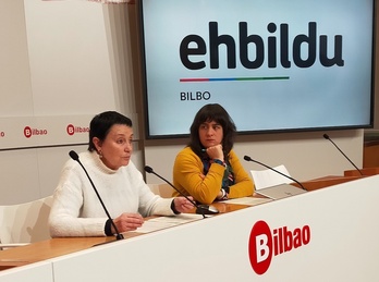 Jone Goirizelaia y Alta Fatuarte, en la comparecencia en la que han explicado su iniciativa.