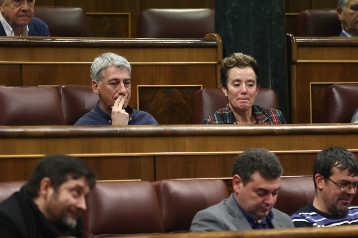 Matute, autor de la interpelación, y Pozueta (EH Bildu), este miércoles en el Congreso.