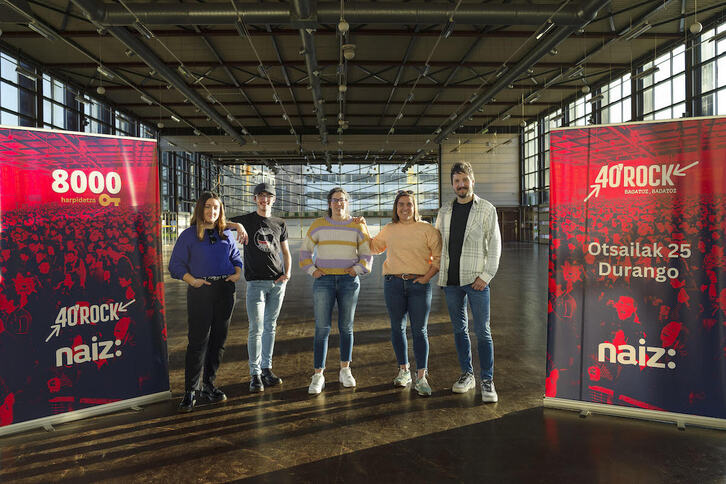 40 Minutu Rock lan taldeko Anes Baños, Aitor Gonzalez, Andrea Aragon eta Aitziber Areitio, Asier Iñigo NAIZeko marketing arduradunarekin.