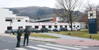 Andoaingo Martin Ugalde Kultur Parkea, guardia zibilez beteta. 