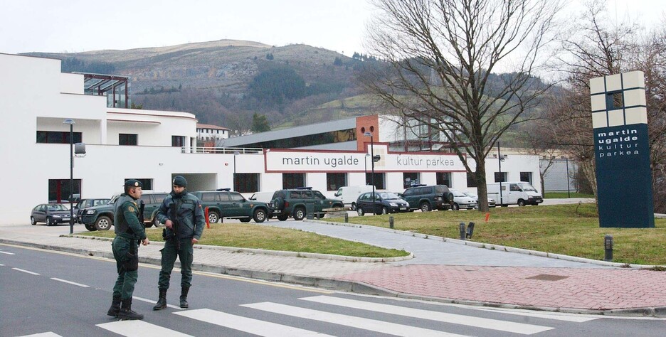 Andoaingo Martin Ugalde Kultur Parkea, guardia zibilez beteta. Andoaingo Martin Ugalde Kultur Parkea, guardia zibilez beteta.
