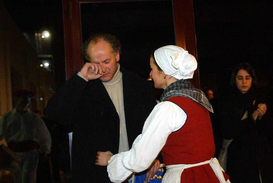 Martxelo Otamendi, hunkituta. Hurrengo egunetan torutrak salatu zituen. Martxelo Otamendi, hunkituta. Hurrengo egunetan torutrak salatu zituen.