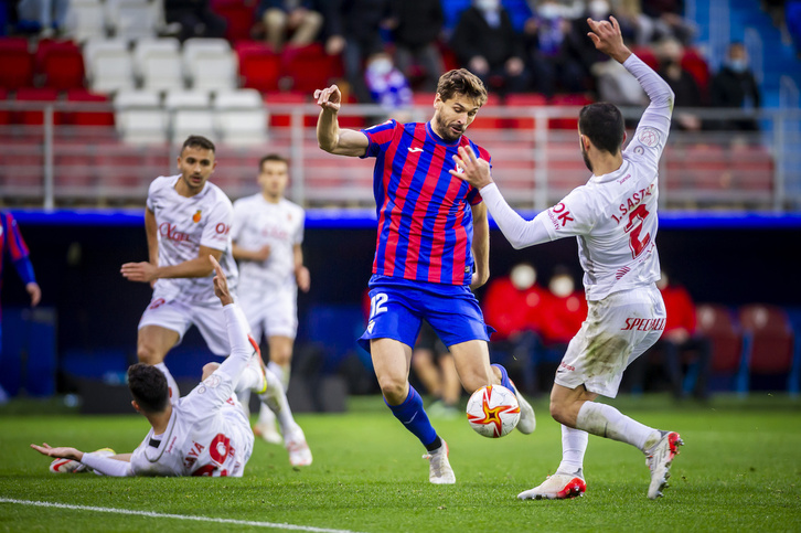 Fernando Llorente ha acabado su trayectoria futbolística profesional defendiendo los colores del Eibar.