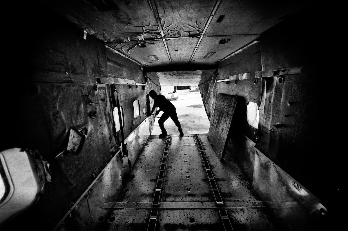 El interior del Skyvan PA-51, en una imagen cedida a NAIZ por el fotógrafo Giancarlo Ceraudo.