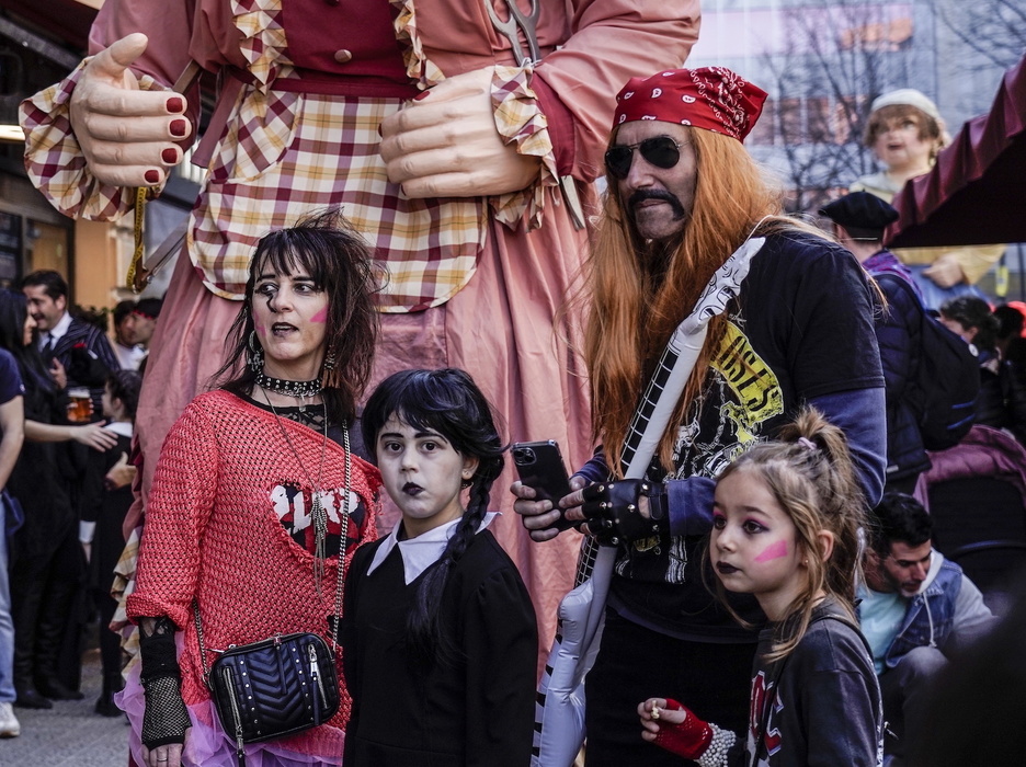 Bilbon, jai-giroa da nagusi goizetik.