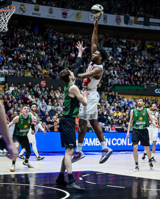 Steven Enoch comenzó a buen nive, pero también acabó diluyéndose.