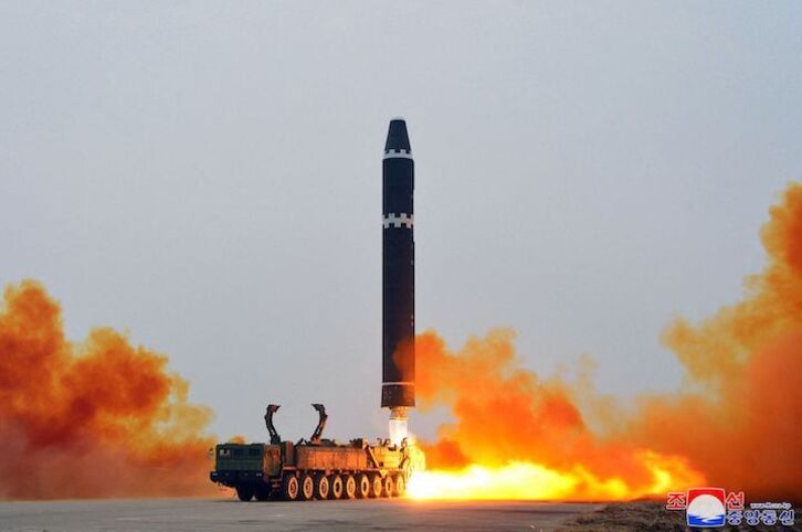 Es la segunda vez que Corea del Norte lanza un «Hwasong-15», que podría alcanzar cualquier objetivo en EEUU.