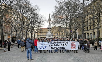 Concentración del Sindicato Médico antes del inicio de su huelga indefinida, que amenazan con reactivar en marzo.